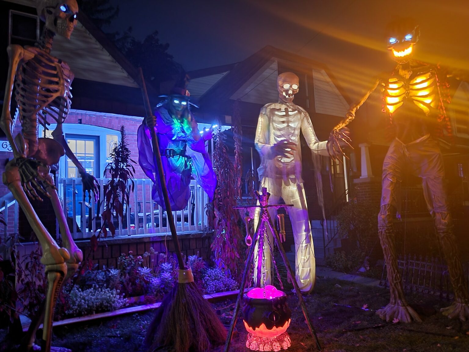 2022 Best Decorated Halloween Houses with Maps and Photos – Active Parents
