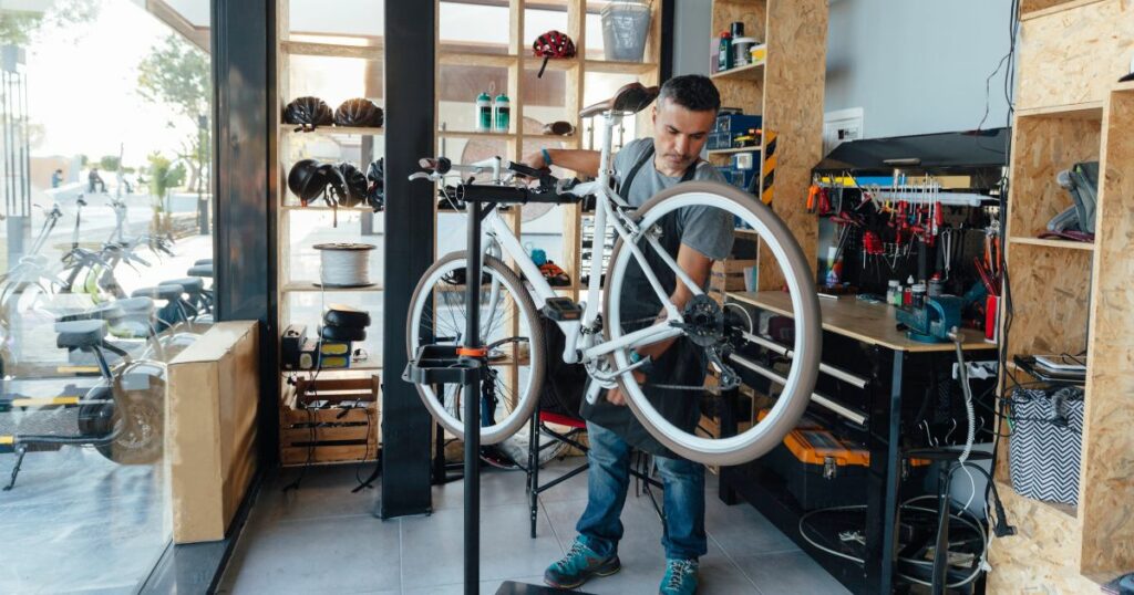 Bike Mechanics in Burlington Bike Mechanics in Hamilton